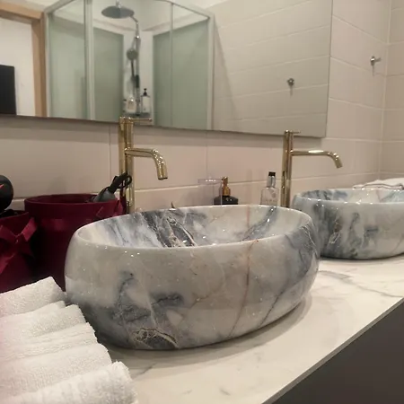 Helios Luxury In Skyscraper *