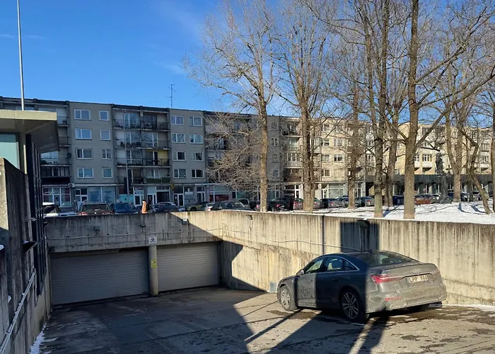 Helios Luxury In Skyscraper