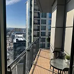 Helios Luxury In Skyscraper Διαμέρισμα *
