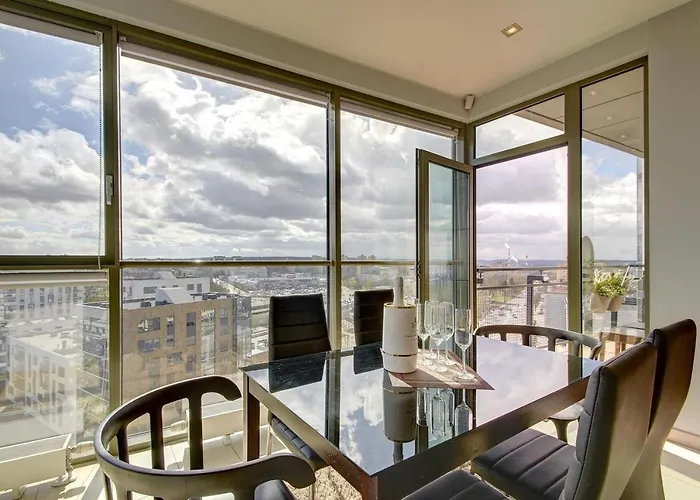 Helios Luxury In Skyscraper